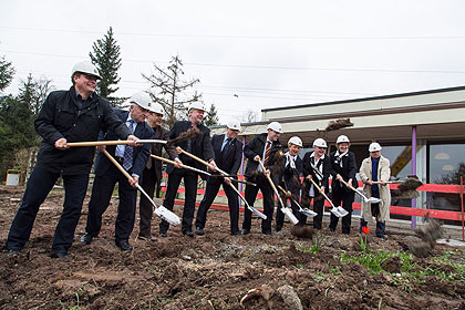 Der Spatenstich aus einer anderen Perspektive.
