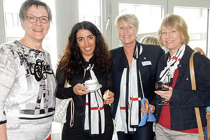 Beir&auml;tinnen unter 
                sich, mit Frau Rossmann, Frau Alfia, 
                Frau Moor und Frau Thomann (v.l.).