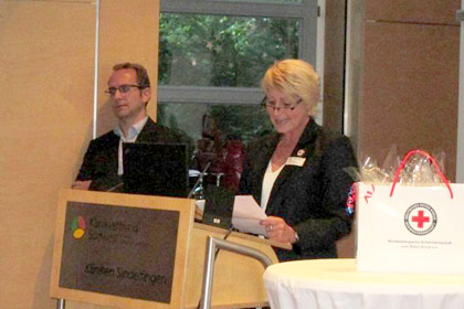 Frau Moor bei Ihrer Ansprache 
                w&auml;hrend der Examensfeier des Klinikverbunds 
                S&uuml;dwest.