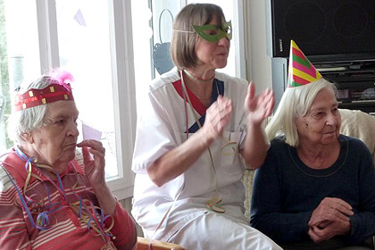 Am Faschingsdienstag wurde 
            es im Regine-K&ouml;hler-Heim bunter als 
            sonst.