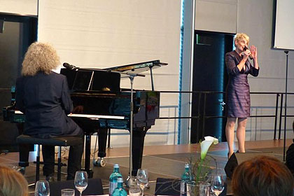 Das Musikduo Blue Stars 
                sorgte f&uuml;r den musikalischen Rahmen.