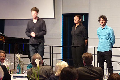 Das Harlekin Impro-Theater 
                begeisterte nach dem Essen die G&auml;ste.