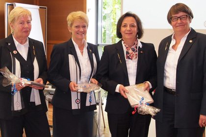 Gewählt: Generaloberin Gabriele Müller-Stutzer,
Oberin Marion Harnisch, Generaloberin Edith
Dürr und Oberin Helga Schumacher (v.r.).