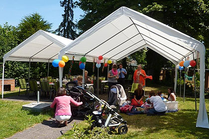 Der erste Mama-Treff fand 
            bei sch&ouml;nstem Sommerwetter in Stuttgart 
            statt.