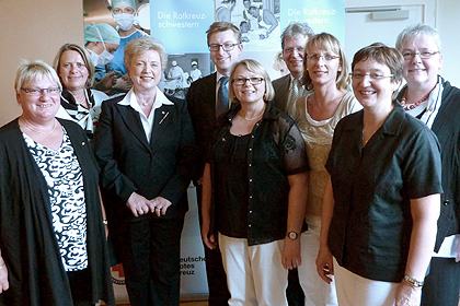 Freuten sich &uuml;ber ihre Wahl - der neue Vorstand 
                der W&uuml;rttembergischen Schwesternschaft vom Roten Kreuz e.V.