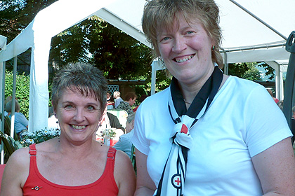 Geselliges Beisammensein beim anschlie&szlig;enden 
                Sommerfest.