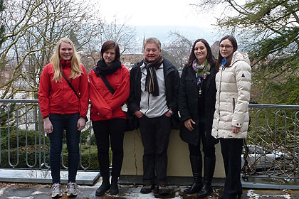 Die Gruppe auf der Terrasse des Mutterhauses mit Blick auf Stuttgart.