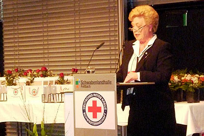 Oberin Barbara Morlock-Schicks 
            begr&uuml;&szlig;te die zahlreichen G&auml;ste.