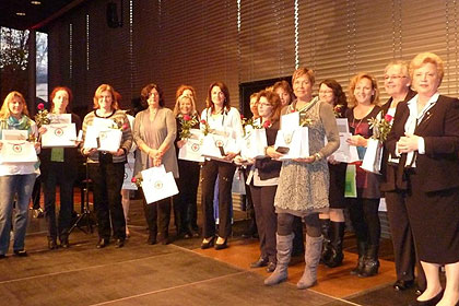Ehrung der 25-j&auml;hrigen 
                Jubilarinnen.