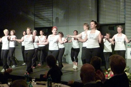Mit ihrer Zumbaeinlage 
                sorgte Barbara's Sister Act Group f&uuml;r 
                beste Stimmung.