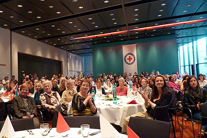 Volles Haus beim Schwesternfest 2012