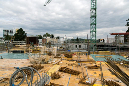 Die erste Geschossdecke 
                ist gegossen.