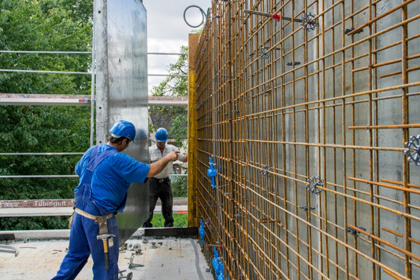 Ganz ruhte die Baustelle 
                auch am Donnerstag nicht.