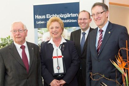 Neben Oberin Morlock-Schicks 
            sprachen bei dem Festakt Lanrat Roland, 
            OB Dr. V&ouml;hringer und der Pr&auml;sident 
            des DRK LV BW Dr. Menz.