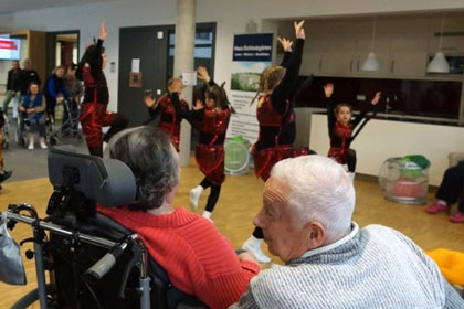 Der Karnevalsverein Blau-Wei&szlig; 
            Sindelfingen zur Gast im Haus Eichholzg&auml;rten.