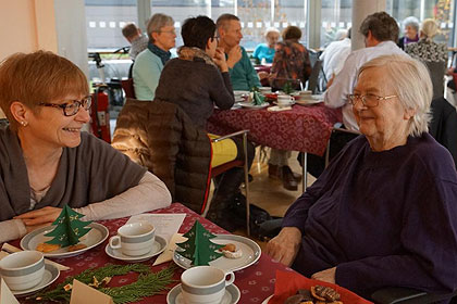 Die Bewohner und deren 
                Angeh&ouml;rigen waren sichtlich begeistert.